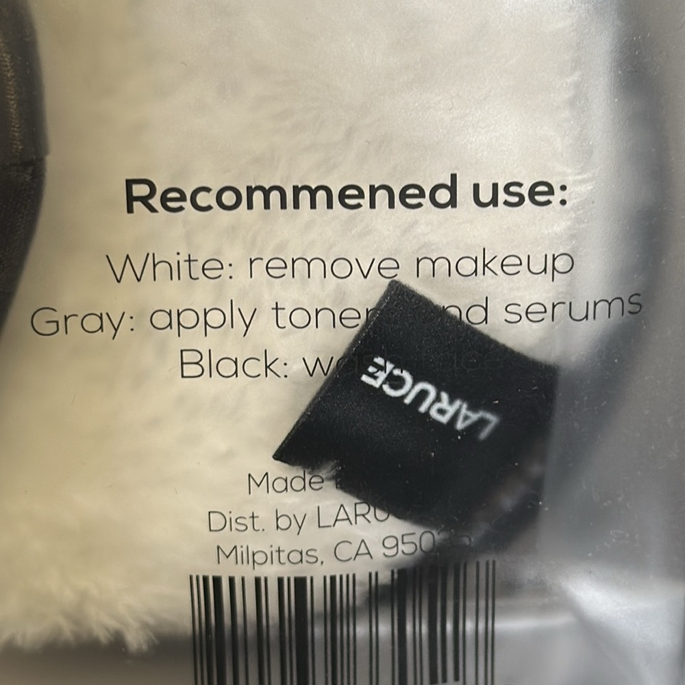 ✨ 3 for $35 ✨ La Ruce Reusable Make Up Rounds - Picture 5 of 6